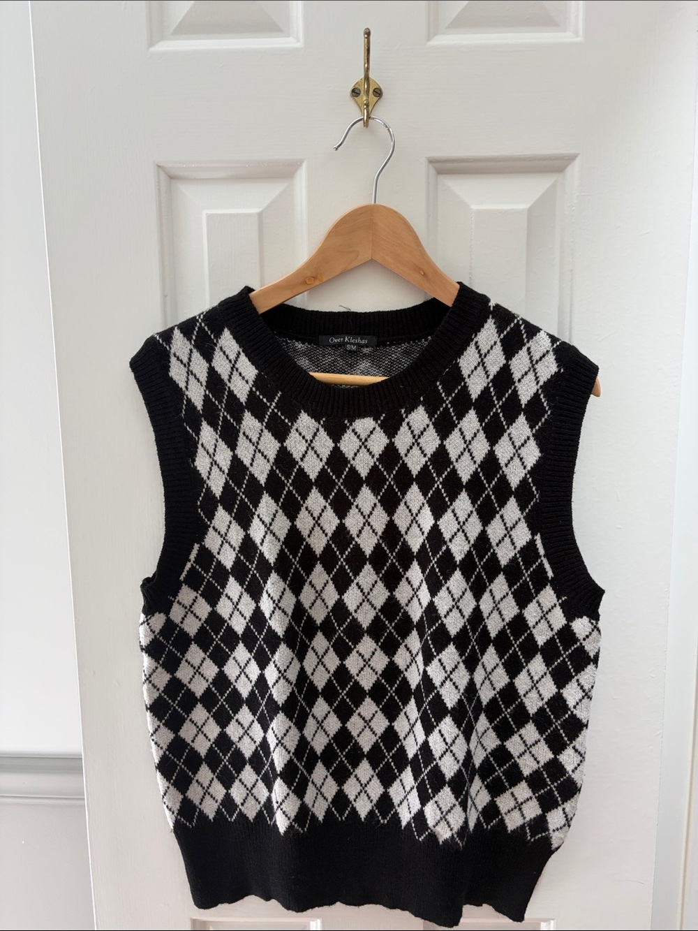 Argyle Knit Sweater Vest - Black & White